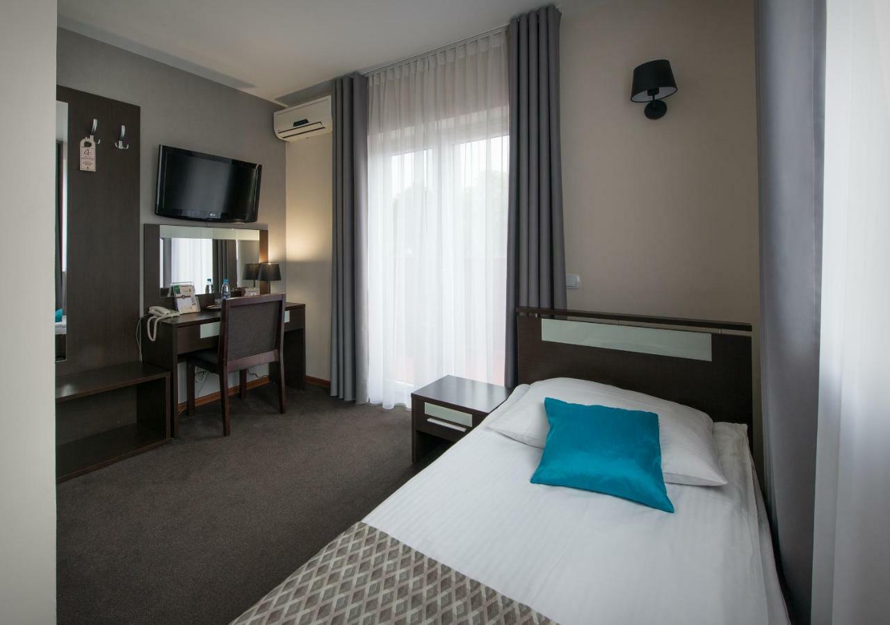 Hotel Capitol Biała Podlaska Exterior foto